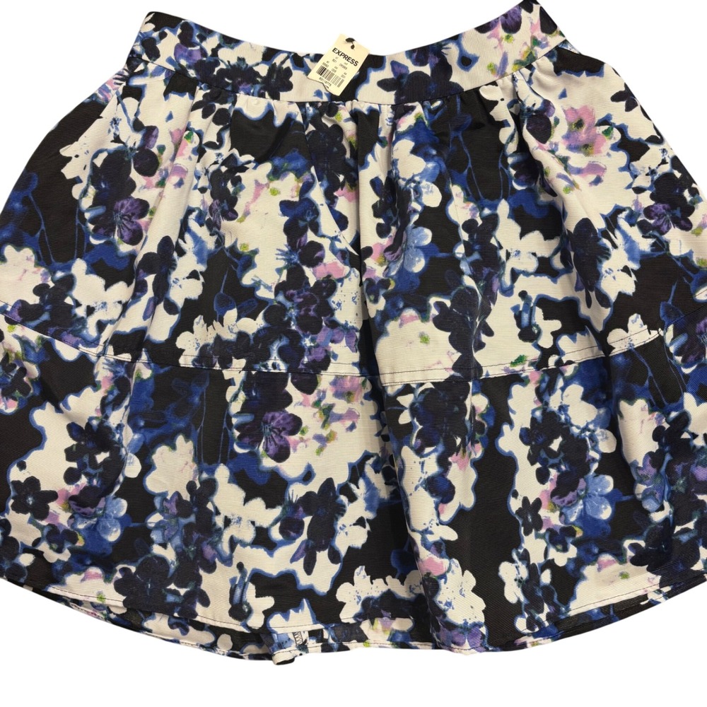 Express Floral Mini Skirt Size 4 Blue Purple Black Tiered Fit & Flare NWT